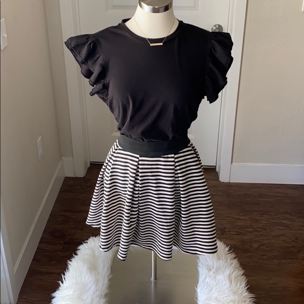 Black/ white striped zip up skirt!